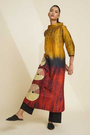 Taika By Poonam Bhagat_Black Silk Embroidery Mandarin Collar, Yes Printed Kurta And Pant Set _Online_at_Aza_Fashions