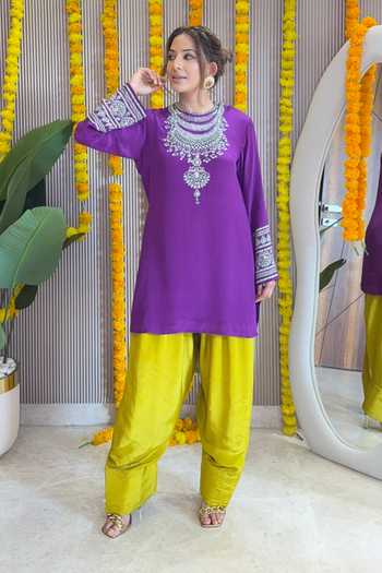Buy_Surkh Syahi_Purple Crepe Embellished Straight Kurta And Pant Set _Online_at_Aza_Fashions