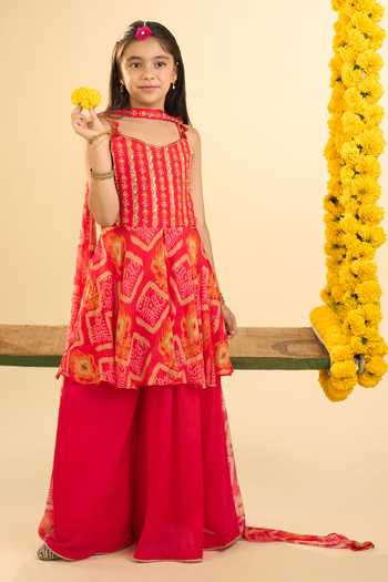 Buy_Petite Pomme_Red Chinon Embroidery, Metallic Thread Hand Work Kurta Set 