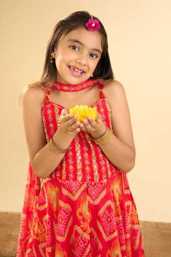 Shop_Petite Pomme_Red Chinon Embroidery, Metallic Thread Hand Work Kurta Set 