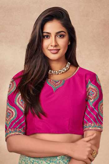 Khwaab By Sanjana Lakhani_Blue Georgette, Silk Embroidery V-neck Floral Tear Drop Woven Saree Set _at_Aza_Fashions