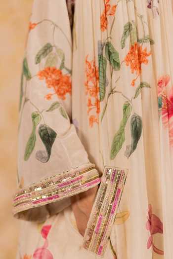 17:17 By Simmi Saboo_Ivory Silk, Cotton V-neck Printed Kurta And Pant Set _Online_at_Aza_Fashions