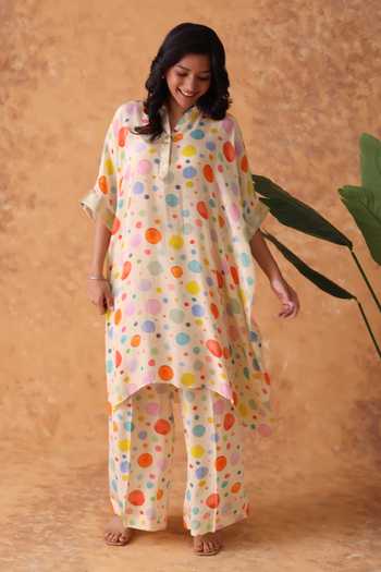Pouli Pret_Multi Color Crepe Sequins Mandarin Collar Polka Dot Print Kurta And Pant Set _Online_at_Aza_Fashions