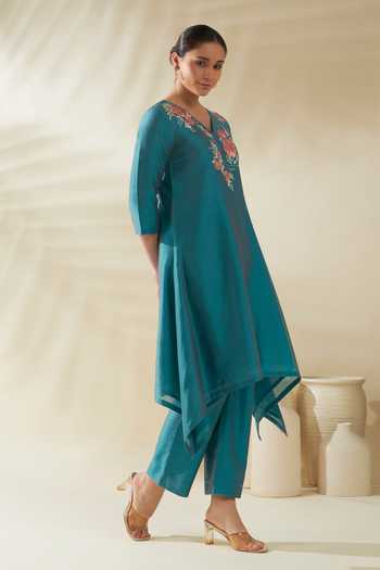 Origani_Blue Chanderi Silk Embroidery V-neck, Yes Resham Yoke Kurta And Pant Set _at_Aza_Fashions