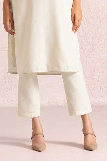 Kaveri_Cream Linen Applique Mandarin Collar Floral Shadows Embroidered Kurta And Pant Set _Online_at_Aza_Fashions