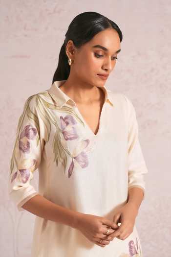 Kaveri_Beige Linen Embroidery, Applique, Lace V-neck, Painted Petals Kurta And Pant Set _Online_at_Aza_Fashions