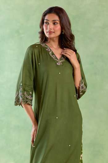 Nero India Green Cotton Embroidery V-neck Moss Petal Scallop Kurta And Flared Pant Set Online at Aza Fashions Nero India_Green Cotton Embroidery V-neck Moss Petal Scallop Kurta And Flared Pant Set _Online_at_Aza_Fashions