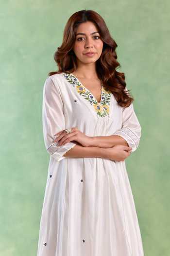 Shop_Nero India_White Cotton, Chanderi Machine Embroidery Petal Kurta And Wide-leg Pant Set _Online_at_Aza_Fashions