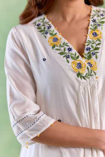Nero India_White Cotton, Chanderi Machine Embroidery Petal Kurta And Wide-leg Pant Set _at_Aza_Fashions