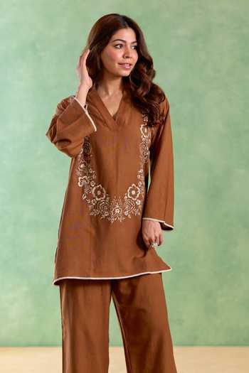 Nero India_Brown Linen Embroidery V-neck Bloom Top And Pant Set _at_Aza_Fashions