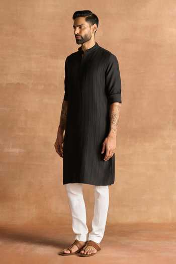 Raghavendra Rathore Jodhpur_Black Linen Pintuck Kurta _Online_at_Aza_Fashions