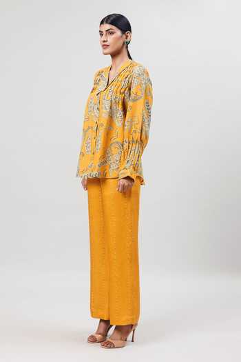 Sue Mue Mustard Linen Collared The Painterly Paisley Print Pure Shirt And Pant Set at Aza Fashions Sue Mue_Mustard Linen Collared The Painterly Paisley Print Pure Shirt And Pant Set _at_Aza_Fashions