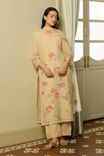 Vaayu_Beige Cotton, Muslin Applique Sand Work Kurta Set _at_Aza_Fashions
