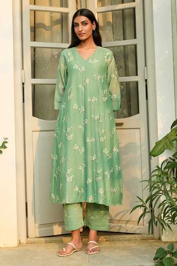 Vaayu_Green Cotton, Muslin Embroidery V-neck Verdant Floral Kurta And Pant Set _at_Aza_Fashions