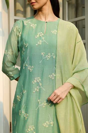 Vaayu_Green Cotton, Muslin Embroidery Round Neck Verdant Floral Kurta Set _at_Aza_Fashions