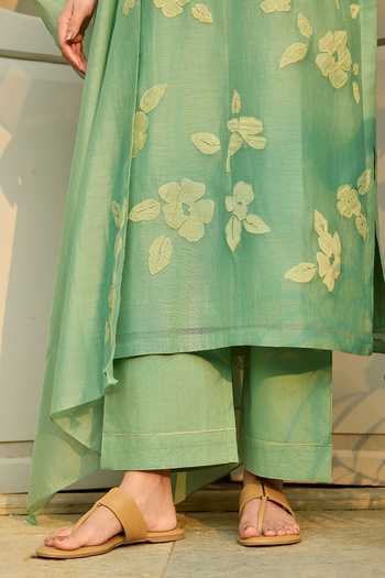 Vaayu_Green Cotton, Muslin Applique Round Neck Verdant Work Kurta Set _Online_at_Aza_Fashions