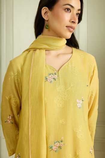 Buy_Vaayu_Yellow Muslin, Cotton Embroidery V-neck Lemon Thread Kurta Set _Online_at_Aza_Fashions
