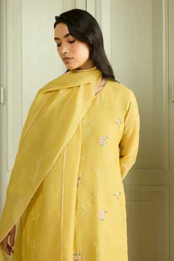 Shop_Vaayu_Yellow Muslin, Cotton Embroidery V-neck Lemon Thread Kurta Set _Online_at_Aza_Fashions