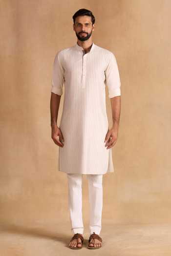 Raghavendra Rathore Jodhpur_Off White Embroidery Stitchline Thread Kurta _Online_at_Aza_Fashions