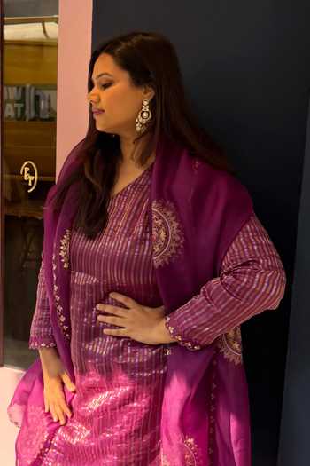 Shop Pink City by Sarika Purple Organza, Tissue, Poplin Embroidery V-neck Mandala Kurta And Pant Set Shop_Pink City by Sarika_Purple Organza, Tissue, Poplin Embroidery V-neck Mandala Kurta And Pant Set