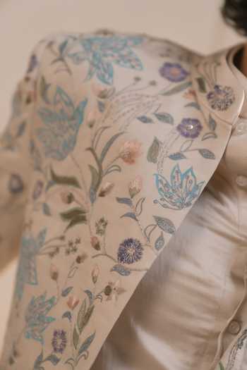 Shop_Jatin Malik_Silver Silk, Linen Embroidery Vishwa Bloom Bandhgala Set 
