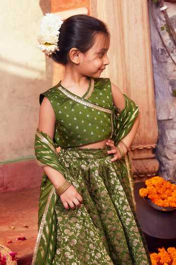 Buy_Chotibuti_Green Silk Zari Butti Pattern Banarasi Lehenga Set _Online_at_Aza_Fashions