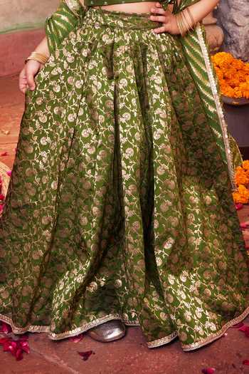 Chotibuti_Green Silk Zari Butti Pattern Banarasi Lehenga Set _at_Aza_Fashions