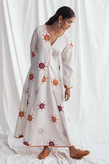 Buy_Jodi_White Chanderi Embroidery V-neck Thandai Peasant Handblock Print Maxi Dress _Online_at_Aza_Fashions