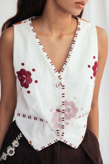 Buy_Jodi_White Cotton V-neck Thandai Waistcoat _Online_at_Aza_Fashions