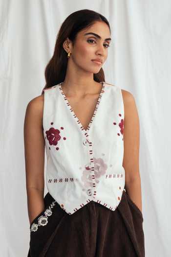 Jodi_White Cotton V-neck Thandai Waistcoat _at_Aza_Fashions