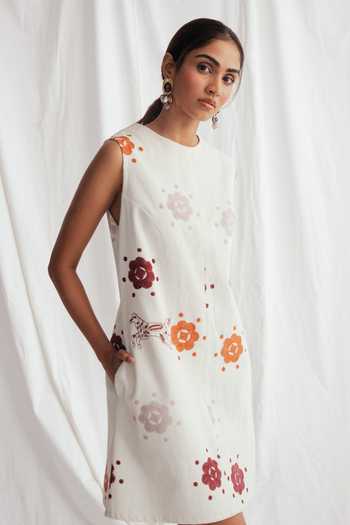 Jodi_White Corduroy Round Neck Thandai Shift Dress _Online_at_Aza_Fashions