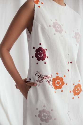 Shop_Jodi_White Corduroy Round Neck Thandai Shift Dress _Online_at_Aza_Fashions