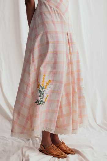 Buy_Jodi_Pink Cotton Beads, Applique V-neck Chataai Day Printed Dress _Online_at_Aza_Fashions
