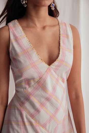 Shop_Jodi_Pink Cotton Beads, Applique V-neck Chataai Day Printed Dress _Online_at_Aza_Fashions