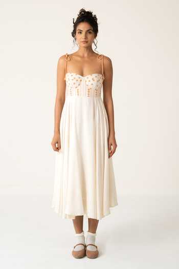 Buy_Baise Gaba_Off White Rayon Embroidery Sweetheart Neck Blooming Dress 