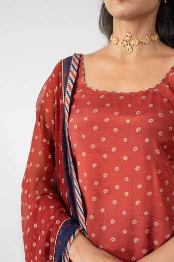 Buy Baise Gaba Red Muslin, Chiffon Square Neck Bandhani Print Kurta Set Buy_Baise Gaba_Red Muslin, Chiffon Square Neck Bandhani Print Kurta Set