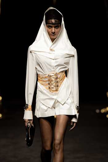 Outhouse_Gold Chains, Faux Diamonds Koko Sigil Pin Waist Belt _Online_at_Aza_Fashions