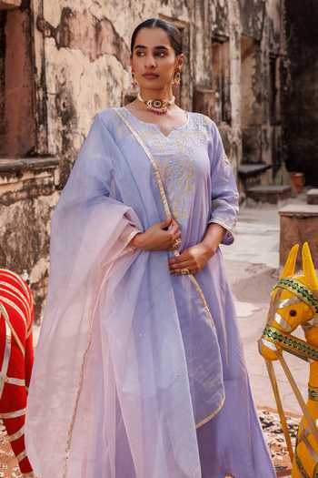 Bannhi By Priyanka Rathore_Purple Chanderi Embroidery, Gota Patti V-neck, No Aari Kurta Set _at_Aza_Fashions