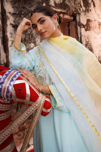 Buy_Bannhi By Priyanka Rathore_Blue Chanderi Embroidery, Gota Patti V-neck Kurta Set _Online_at_Aza_Fashions