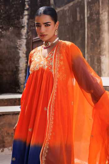 Bannhi By Priyanka Rathore_Blue Chanderi Embroidery V-neck Anarkali Set _Online_at_Aza_Fashions