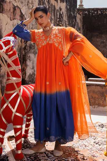Bannhi By Priyanka Rathore_Blue Chanderi Embroidery V-neck Anarkali Set _at_Aza_Fashions