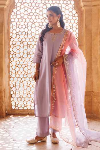 Buy_Bannhi By Priyanka Rathore_Purple Silk Embroidery Split V-neck, Yes Neckline Kurta Set 