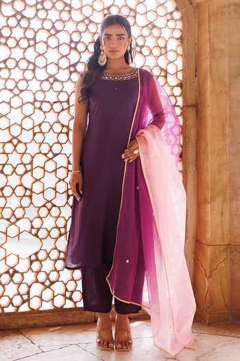 Bannhi By Priyanka Rathore_Wine Silk Embroidery Round Neck, Yes Hand Kurta Set _at_Aza_Fashions