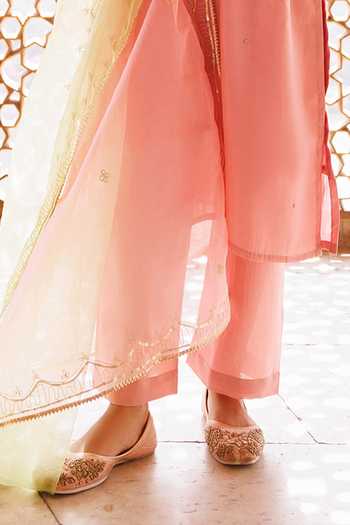 Bannhi By Priyanka Rathore_Pink Silk Embroidery, Zari Kurta Set _Online_at_Aza_Fashions