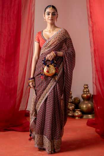 Baise Gaba_Blue Chiffon, Muslin V-neck Nupur Printed Saree With Unstitched Blouse Piece _at_Aza_Fashions