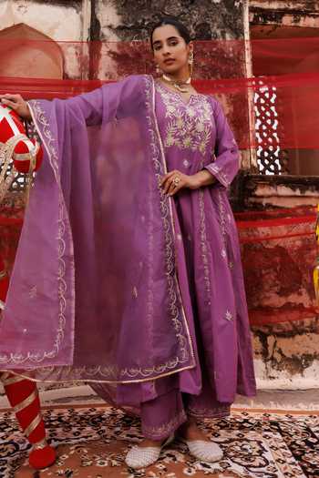 Buy Bannhi By Priyanka Rathore Purple Cotton Gota Patti V-neck Embroidered Anarkali Set Buy_Bannhi By Priyanka Rathore_Purple Cotton Gota Patti V-neck Embroidered Anarkali Set