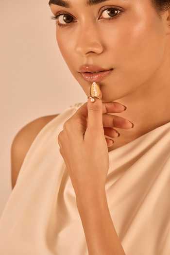 Shop_Mnsh_White Pearls Audrey Nail Ring 