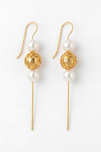 Mnsh_White Pearls Rosette Ear Cuffs _Online_at_Aza_Fashions