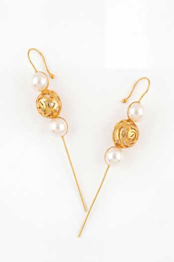 Buy_Mnsh_White Pearls Rosette Ear Cuffs _Online_at_Aza_Fashions