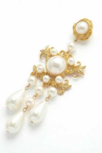 Mnsh White Pearls Rosee Embellished Chandeliers Online at Aza Fashions Mnsh_White Pearls Rosee Embellished Chandeliers _Online_at_Aza_Fashions